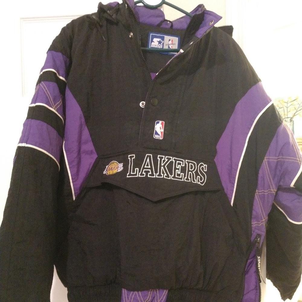 Vintage 1990s authentic lakers half zip jacket.